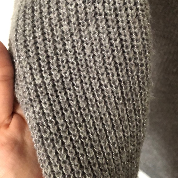 Small Gray sweater - Picture 2 of 4